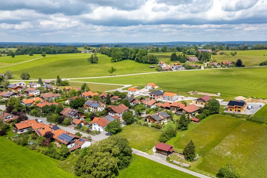  - Grundstück kaufen in Wessobrunn - 1155 m² Traumgrundstück am Ortsrand von Wessobrunn-Forst mit Panoramablick auf die Alpen – teilbar