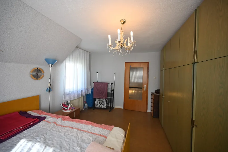 Schlafzimmer 1 DG