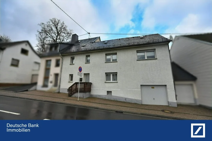 Frontansicht - Haus kaufen in Niederelbert - Doppelhaushälfte sucht Familienanschluss!