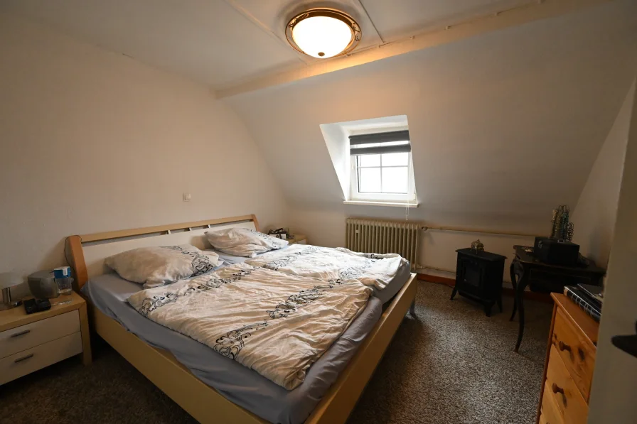 Schlafzimmer DG