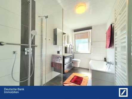 Badezimmer - Haus kaufen in Emmerich - Tolle Gelegenheit!!! Bungalow mit großem Garten für eigenen Anbau in guter Wohnlage von Emmerich!