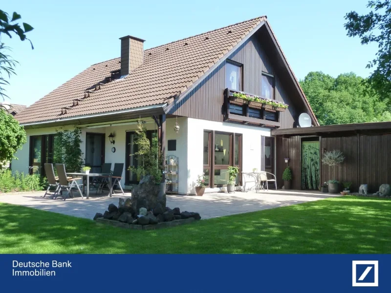 Gartenansicht - Haus kaufen in Borken - Familientraum in ruhiger Lage von Borken-Gemen–Freistehendes Einfamilienhaus mit großzügigem Garten