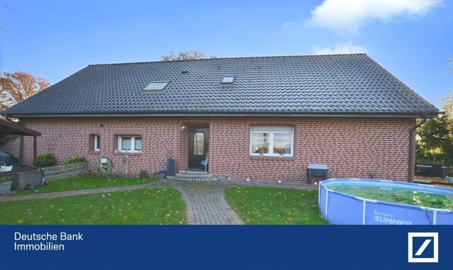 Strassenansicht WHG - Haus kaufen in Hamminkeln - Modernisiertes Bauernhaus sucht neue Besitzer - Zweifamilienhaus im Herzen von Hamminkeln