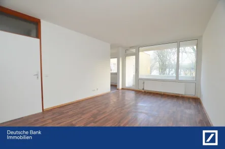 Wohnzimmer - Wohnung mieten in Duisburg - Singles und Paare aufgepasst!! Frisch renovierte 2 Zimmer Wohnung mit Balkon in DUI-Obermeiderich