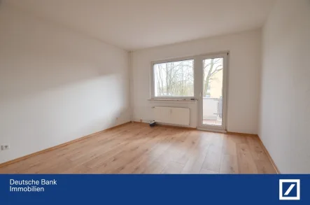 Wohnzimmer - Wohnung mieten in Duisburg - Schöne 2-Zimmer Wohnung im 2. OG mit Balkon in Duisburg-Overbruch !