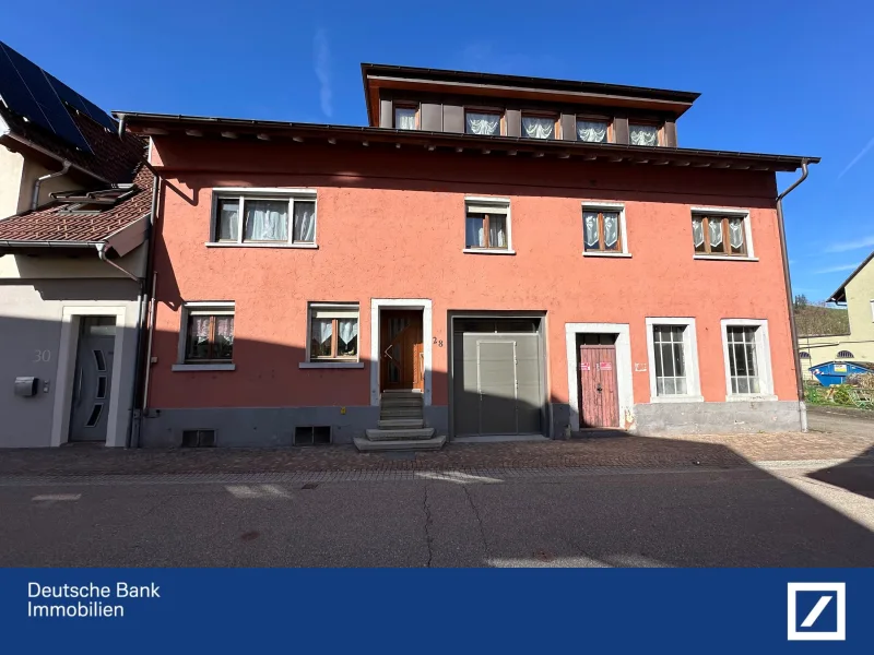 Zweifamilienhaus - Haus kaufen in Hausach - Zweifamilienhaus mit historischem Charme und modernisierten Wohnbereichen