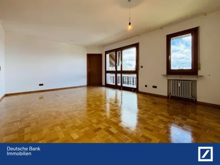 Titelbild - Wohnung kaufen in Offenburg - Charmante Stadtoase: Moderne 3-Zimmer-Wohnung in Bestlage von Offenburg-Ost !