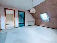 Zimmer DG Wohnung OG Ost