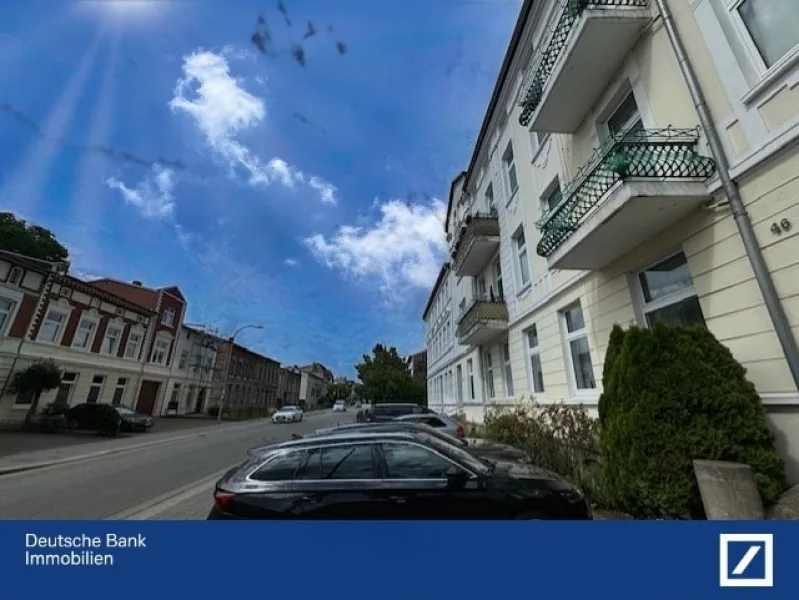 Ansicht - Haus kaufen in Parchim - Mehrfamilienhaus mit 3 freien Wohnungen, Garage und Garten