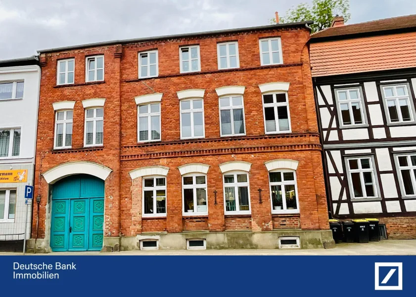 Ansicht - Haus kaufen in Grabow - ACHTUNG ANLEGER ! Gepflegtes Mehrfamilienhaus in bester Grabower Altstadtlage