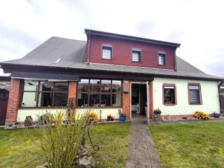 Front Titel - Haus kaufen in Hagenow - Perfekt gepflegtes Einfamilienhaus im Zentrum von Hagenow - Anschauen lohnt sich !