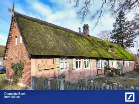 Front Titel - Haus kaufen in Karstädt - Eine Perle in der Prignitz ! Teilsanierter Bauernhof auf  1 Hektar Grund in traumhafter Dorflage. 