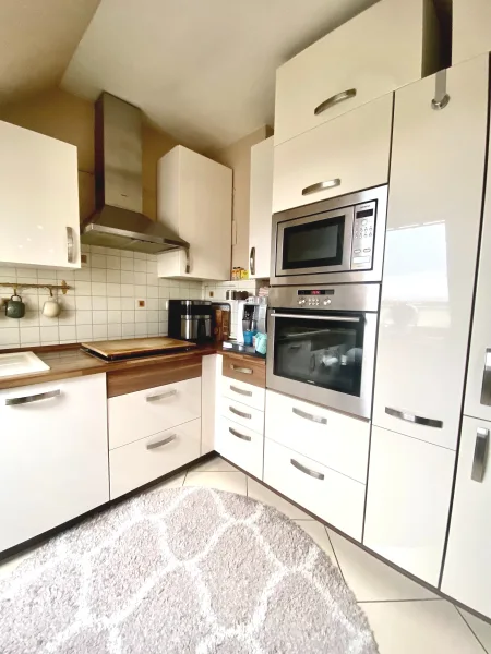 Küche - Wohnung kaufen in Mannheim - Exklusive 3-Zimmer-Wohnung : EBK, große Dachterrasse und Tiefgaragenstellplatz inklusive.