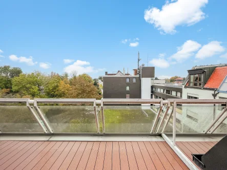 Dachterrasse - Wohnung kaufen in Gröbenzell - Willkommen in dieser charmanten Dachgeschosswohnung zur Eigennutzung oder als Kapitalanlage!