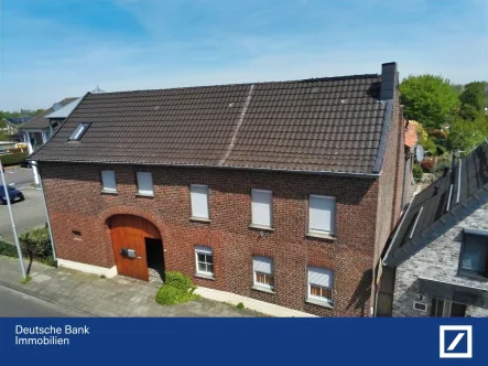 Frontansicht - Haus kaufen in Heinsberg - Vermieteter Bauernhof mit großzügigen Weideflächen & TOP-Energiewerten - Das ländliche Investment !