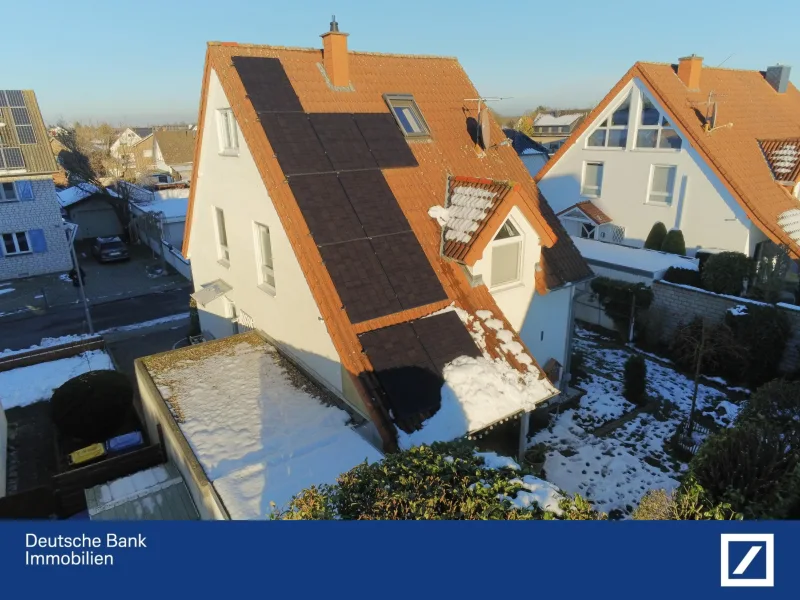 Hausansicht - Haus kaufen in Erftstadt - Top-modernisiertes freistehendes Einfamilienhaus in idyllischer Lage – Einziehen und Wohlfühlen!