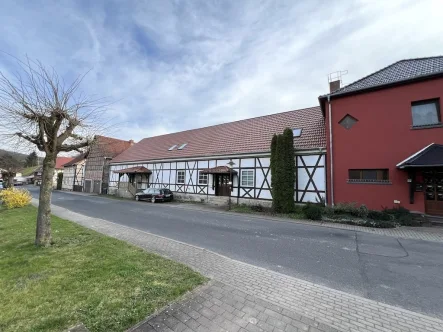 Straßenansicht - Haus kaufen in Nazza - Wohnhaus mit Gewerbeanteil aus Bankenverwertung