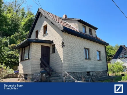 Straßenansicht - Haus kaufen in Eisenach - Ein Haus für die kleine Familie 