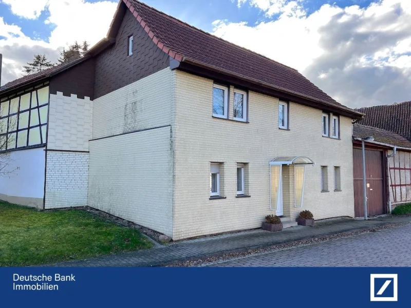 Straßenansicht - Haus kaufen in Nottertal-Heilinger Höhen - Wohnhaus und Nebengebäude aus Bankverwertung