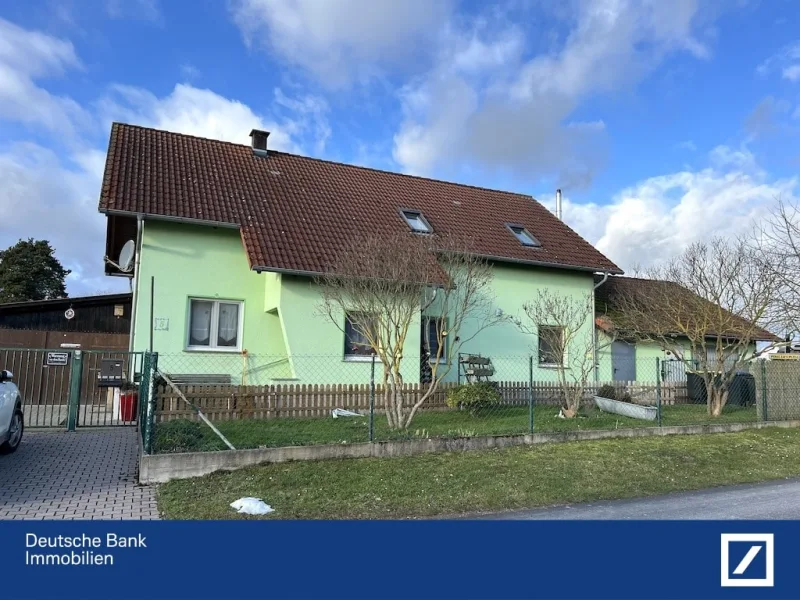 Straßenansicht - Haus kaufen in Bad Salzungen - ruhig gelegenes Einfamilienhaus aus Bankverwertung