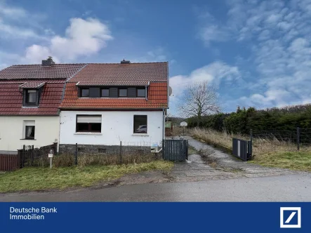 Straßenansicht - Haus kaufen in Nordhausen - Zwangsversteigerung - Einfamilienhaus in Nordhausen 