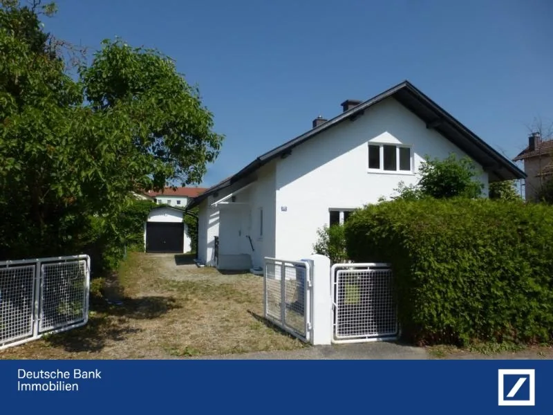 Einfahrt zum Objekt - Haus kaufen in Pocking - Im grünen Herzen von Pocking