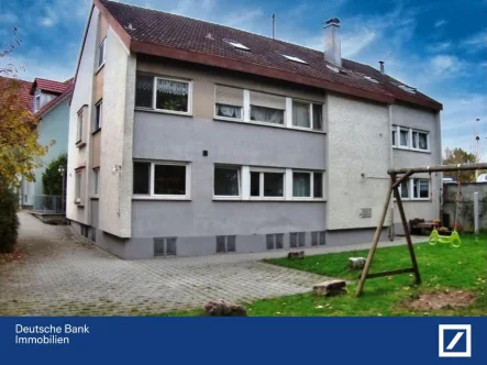 Außenansicht - Wohnung kaufen in Remseck - Gemütliche 4-Zimmer-DG-Wohnung zentral in Neckarrems -renovierungsbedürtfig