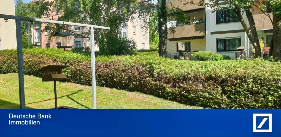 Blick vom Balkon - Wohnung kaufen in Heiningen - Charmante Erdgeschosswohnung mit Balkon und Tiefgaragenstellplatz