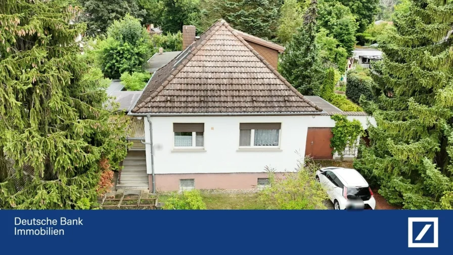 Hausansicht - Haus kaufen in Stahnsdorf - Ein Objekt für Handwerker in Stahnsdorf - ca. 990 m² Grundstück 