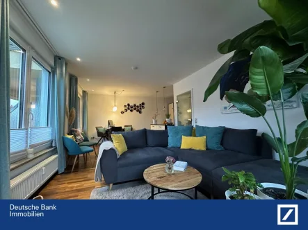 Wohnzimmer - Wohnung kaufen in Stahnsdorf - Moderne 2-Zimmer-Eigentumswohnung mit Balkon