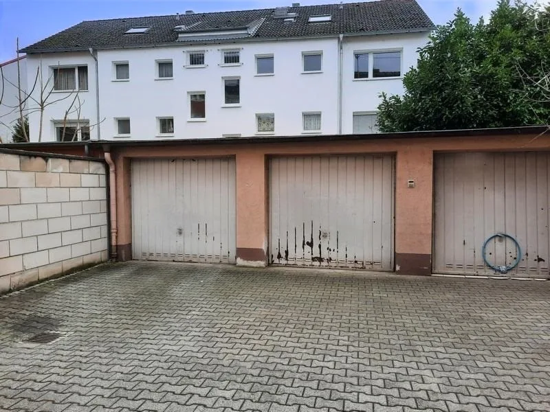 Ihre Garage im Hof
