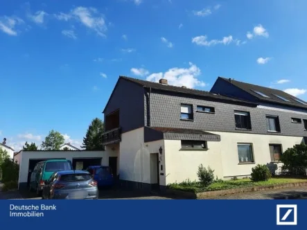 Ansicht Hauseingang Garagen - Haus kaufen in Rodgau - Platz für zwei Generationen mit zusätzlichem Bauplatz