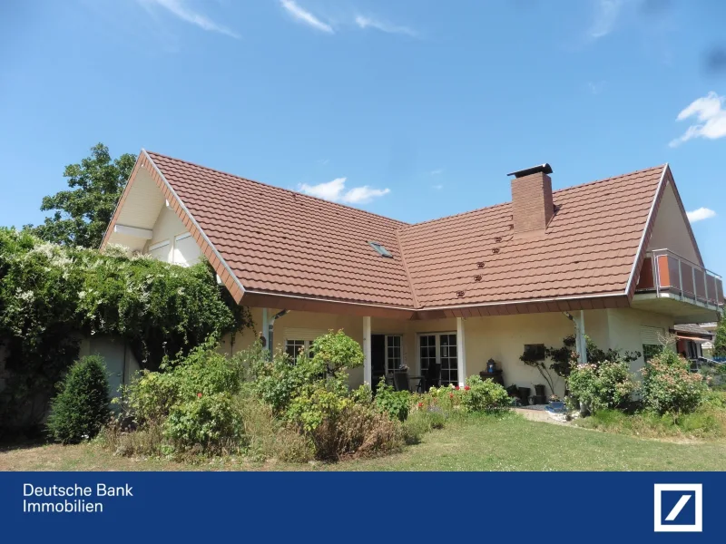 Einfamilienhaus - Haus kaufen in Bad Krozingen - Großzügiger Wohnkomfort in ruhiger Randlage 