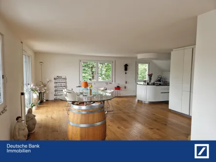 Blick in den Essbereich - Wohnung kaufen in Heitersheim - Großzügige Penthouse Wohnung