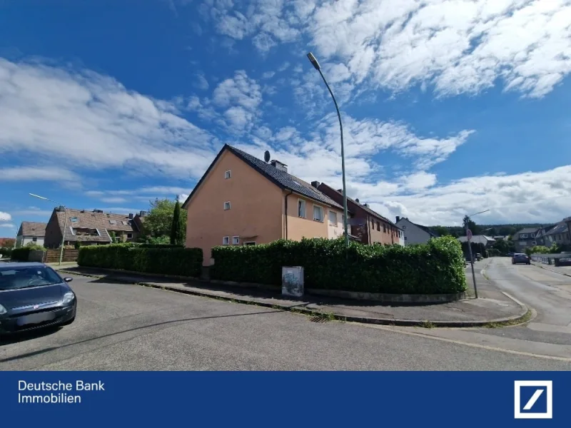 Vorderansicht/Hauseingang - Haus kaufen in Stolberg - modernes Reihenendhaus in ruhiger Einfamilienhausgegend von Stolberg 