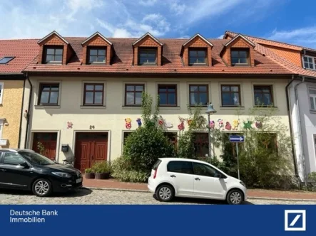 Frontansicht - Haus kaufen in Burg Stargard - Ein besonderes Wohnhaus für mehrere Generationen oder große Familien!