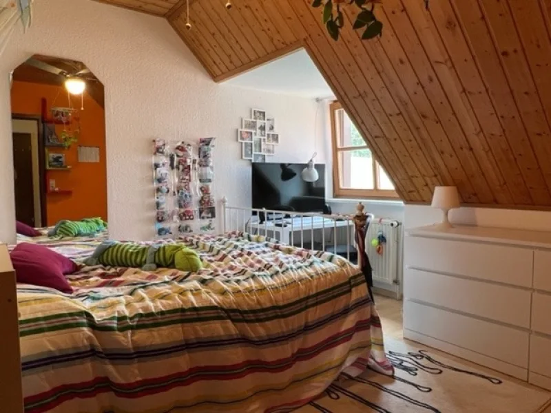 Schlafzimmer - DG