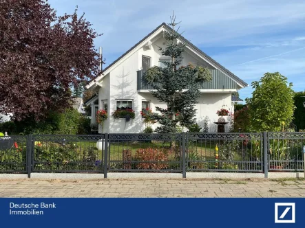 Straßenansicht, Giebel - Haus kaufen in Bandelin - Eine komfortable Immobilie in der Nähe von Greifswald !