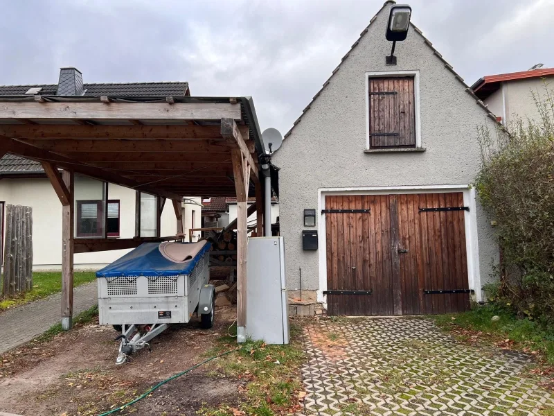 Garage, Carport