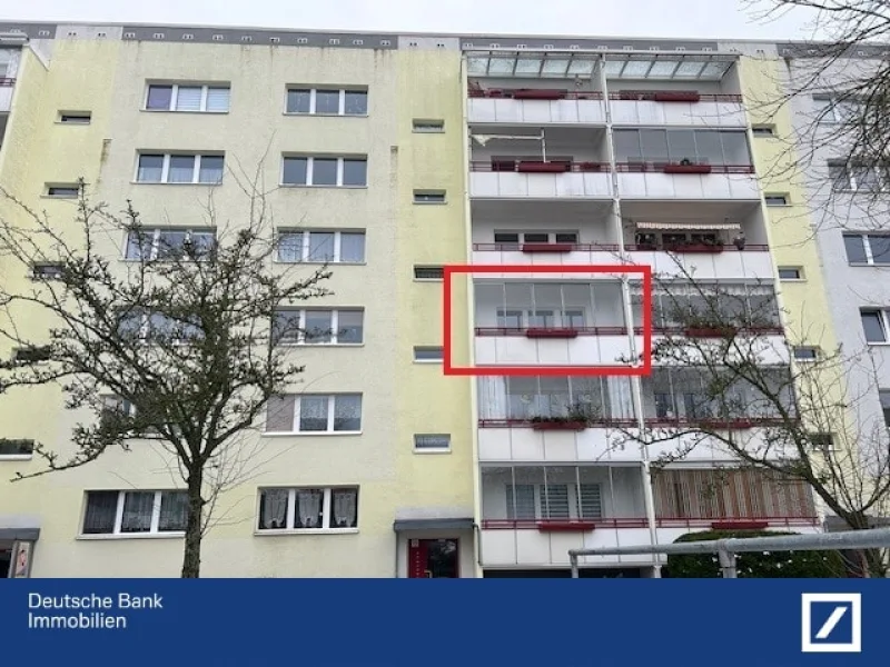 Frontansicht - Wohnung kaufen in Neubrandenburg - Werden Sie Eigentümer einer 4-Raumwohnung!