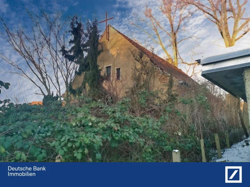 Außenansicht - Haus kaufen in Zeitz - Charmantes Sanierungsprojekt: Historisches Pfarrhaus mit Potenzial