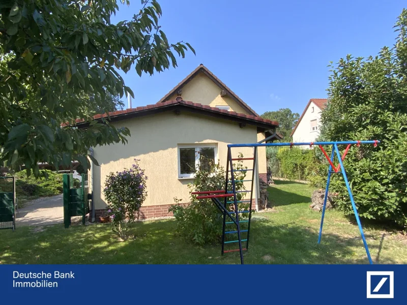 Gartenansicht des Gebäudes - Haus kaufen in Cottbus - Wohnhaus mit Potential 