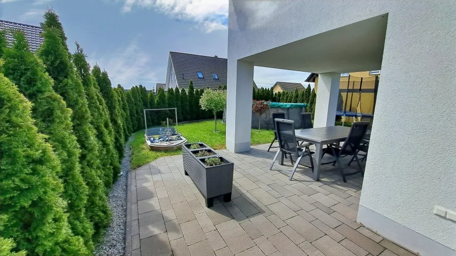 vordere Terrasse