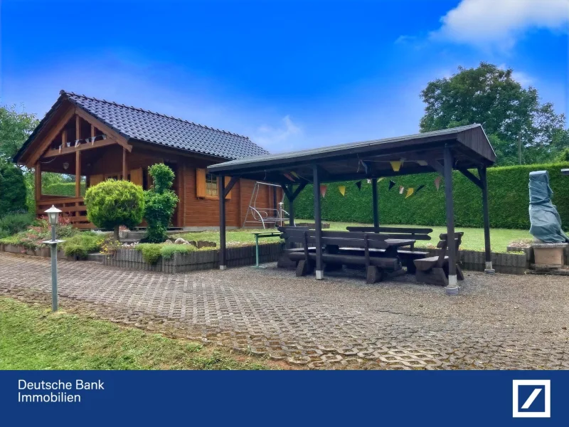 Hausansicht - Grundstück kaufen in Sangerhausen - Idyllisches Wochenendhaus mit Garten in traumhafter Natur !