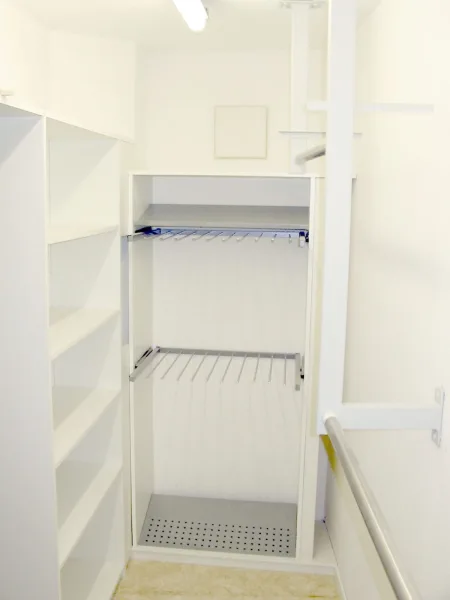 begehbarer Kleiderschrank