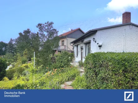 Seitenansicht - Haus kaufen in Döbeln - Wochenendhaus für die ganze Familie