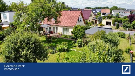 Hausansicht - Haus kaufen in Riesa - Gepflegte Doppelhaushälfte in ruhiger Stadtlage