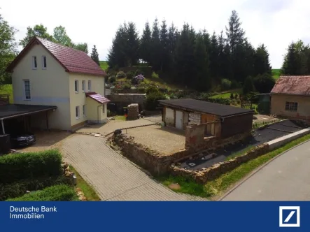 Außenansicht - Haus kaufen in Jahnatal - Kleines Haus mit großem Garten