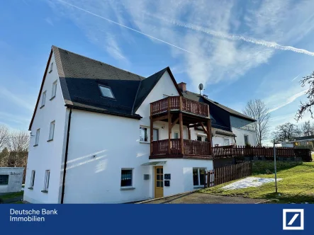 Seitenansicht - Haus kaufen in Bobritzsch-Hilbersdorf - Charmantes Mehrfamilienhaus mit großem Potenzial und ländlichem Flair