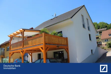 Einfamilienhaus mit Carport - Haus kaufen in Eschau - Superschönes Einfamilienhaus mit Traumgarten und Pool Kreis Eschau